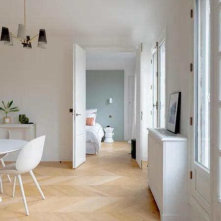 A Stunning 2-bed Haussmannian Flat - Balcony & Ac Lejlighed Paris