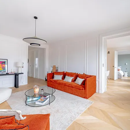 A Stunning 2-bed Haussmannian Flat - Balcony & Ac Lejlighed