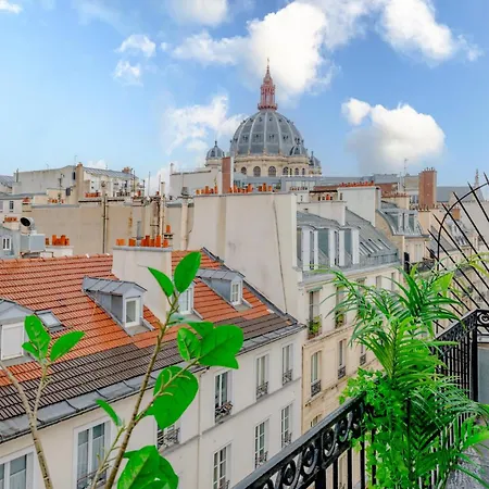 A Stunning 2-bed Haussmannian Flat - Balcony & Ac Lejlighed *