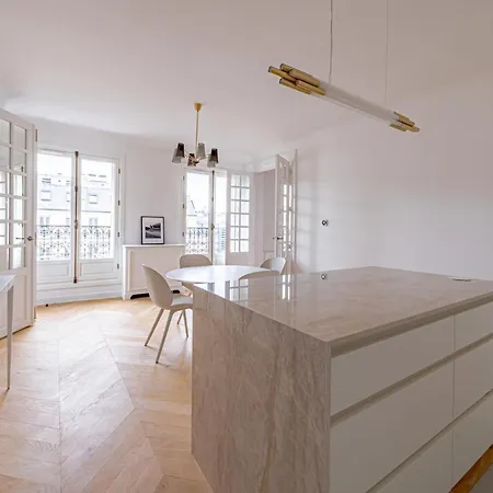 A Stunning 2-bed Haussmannian Flat - Balcony & Ac Paris