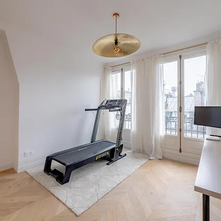 A Stunning 2-bed Haussmannian Flat - Balcony & Ac *